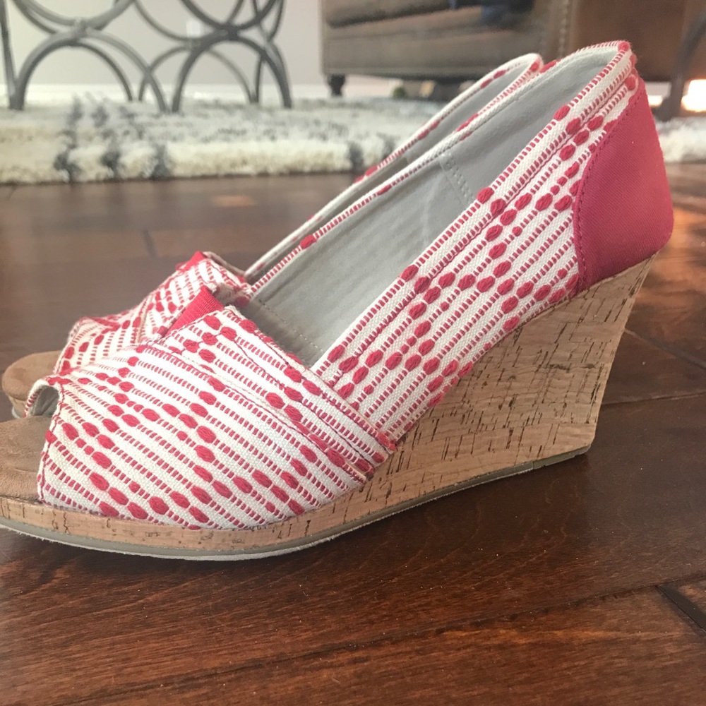 Toms Wedges
